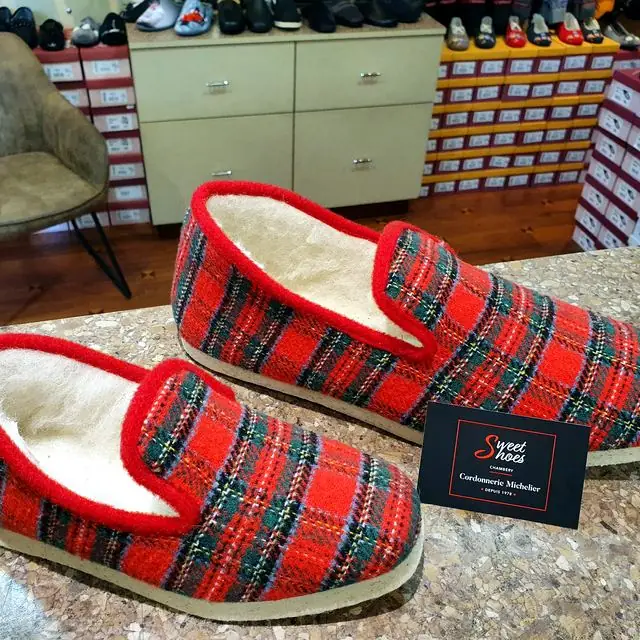 Chausson tartan rouge doublé laine avec la carte Sweet Shoes