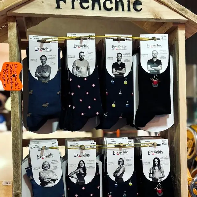 Présentoir de chaussettes fabriquées en France
